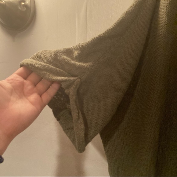 GAP medium large olive green short sleeve cardigan - Picture 6 of 6